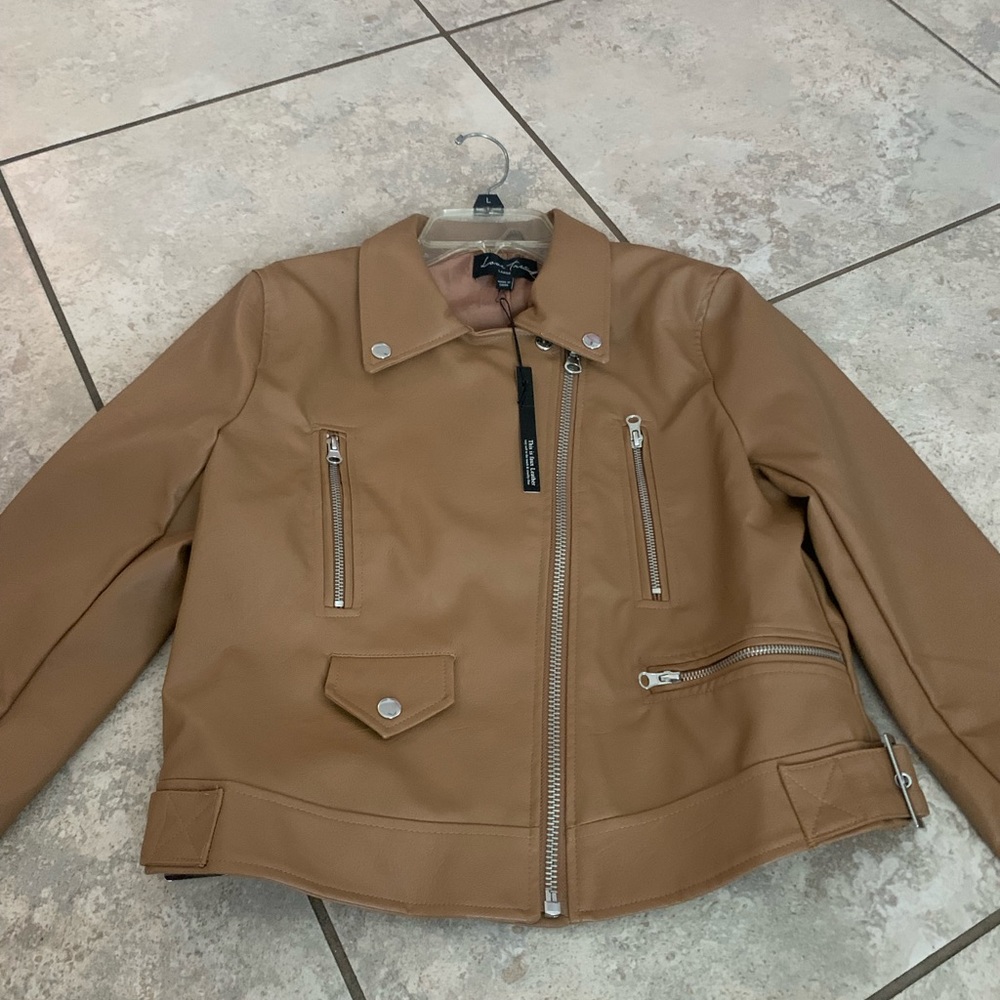 Never Been use still has the tag on